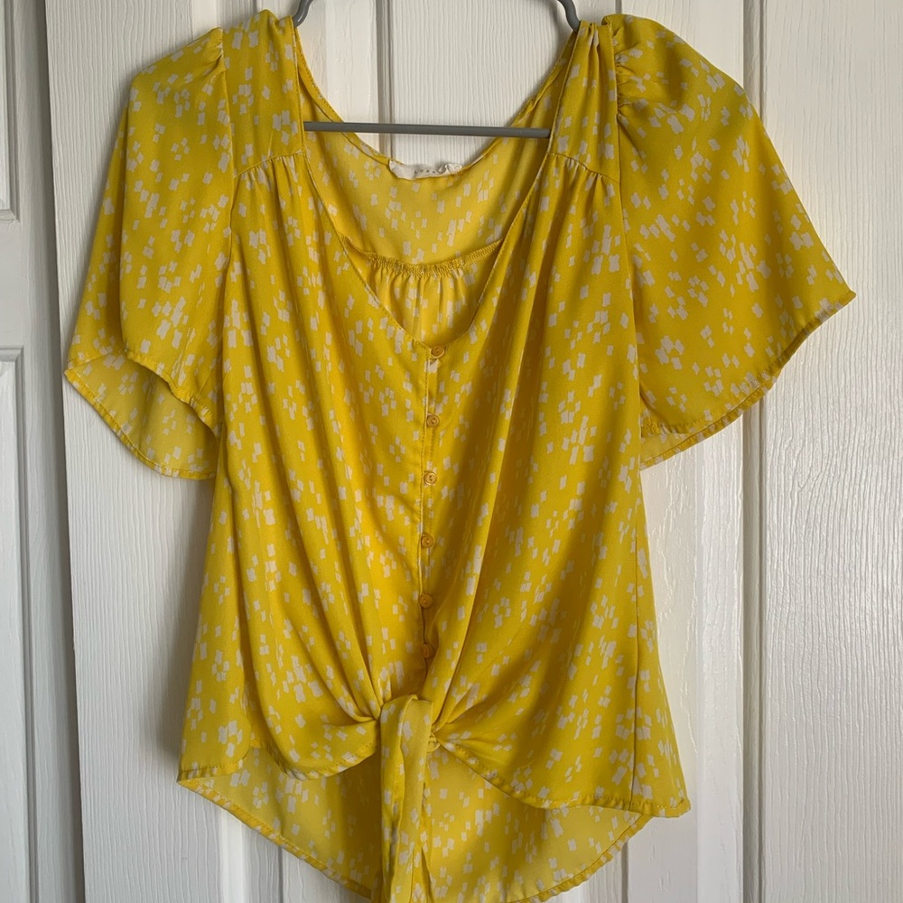 Super fun & adorable top ✨